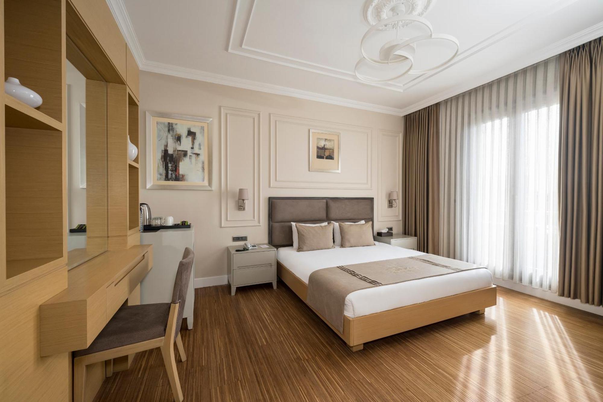 Continental Hotel Pera Istanbul Bagian luar foto